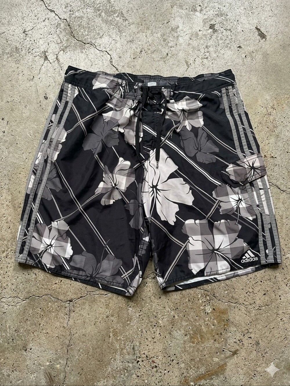 Adidas Men's Black & Gray Floral Swim Trunks Size 36